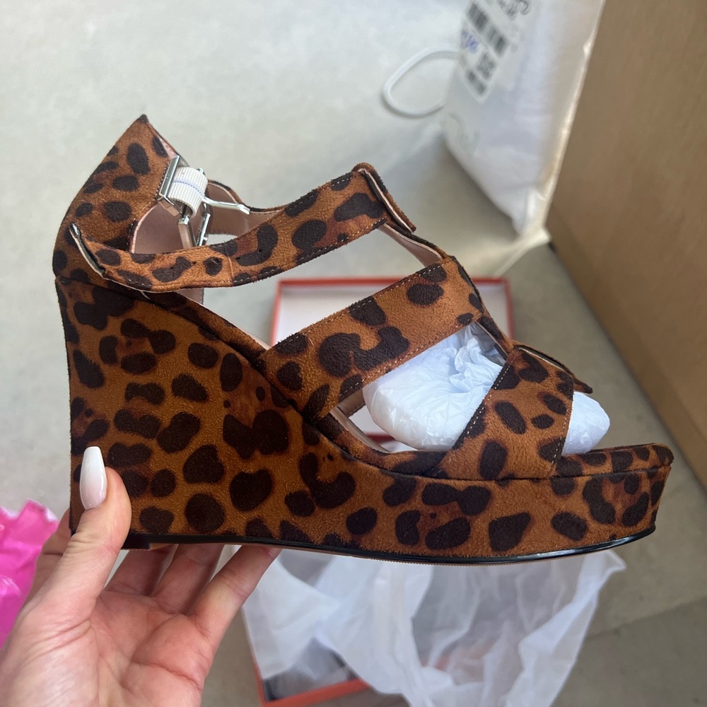 Brown Leopard Print Wedge Sandals with Strappy Design